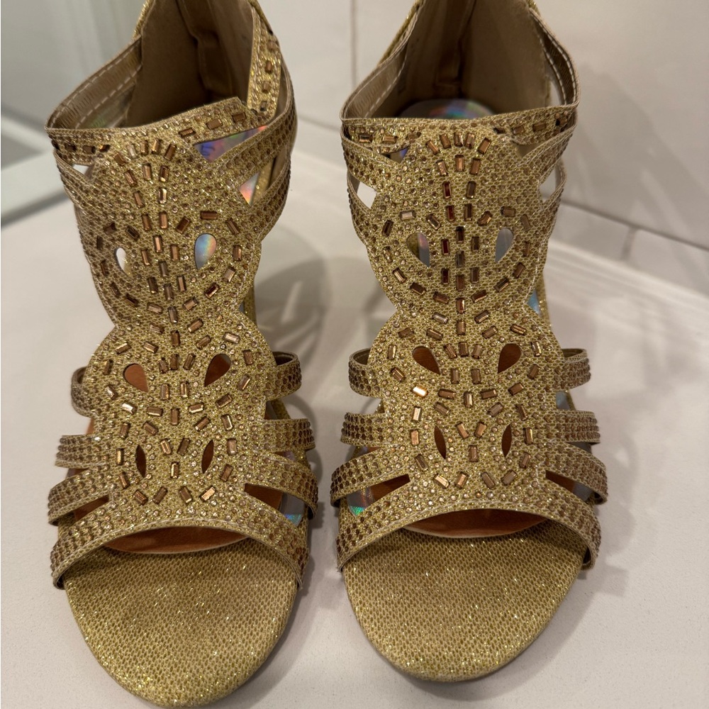 Elegant Gold Women's Sandals
